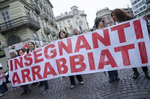 scuola Assunzioni - insegnanti arrabbiati